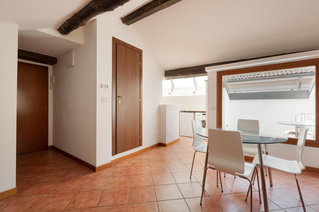 Corso Como Balcony Apartment Milan Luaran gambar